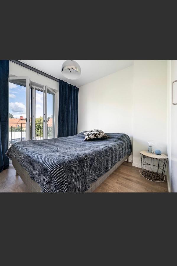 Central Apartment 5Min Drive To The Airport. Stockholm Exteriör bild